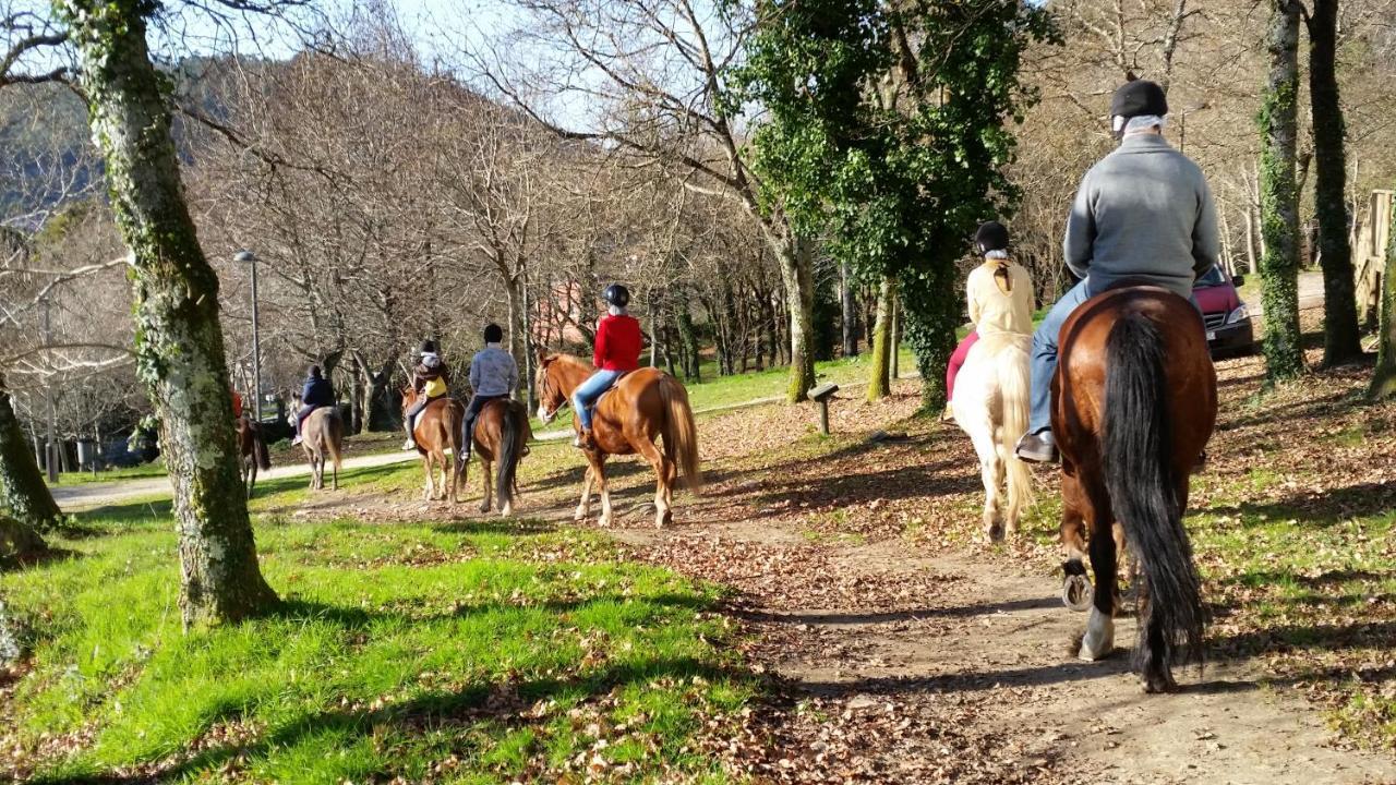 ホテル Glamping Aventura Atalaia Cotobade エクステリア 写真